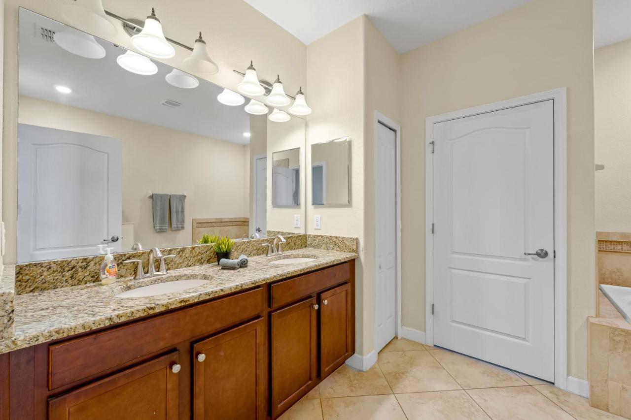 Heated Pool + Free Waterpark + Lazy River + Grill Davenport Exterior photo